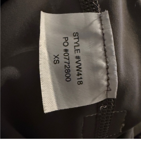 Vuori Women's Olive Jogger Pants size Xs
Oregano color - Picture 6 of 9